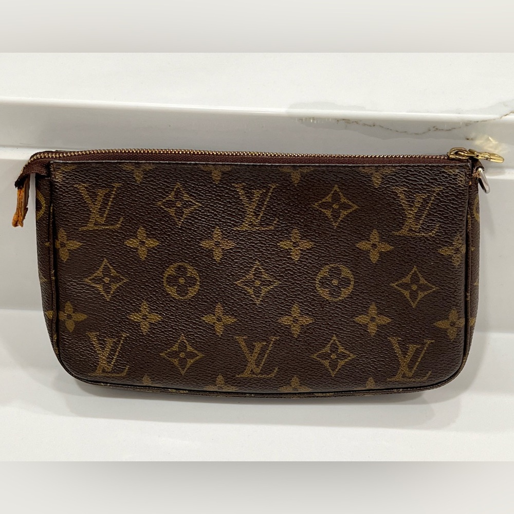 Authentic Louis Vuitton Monogram pochette